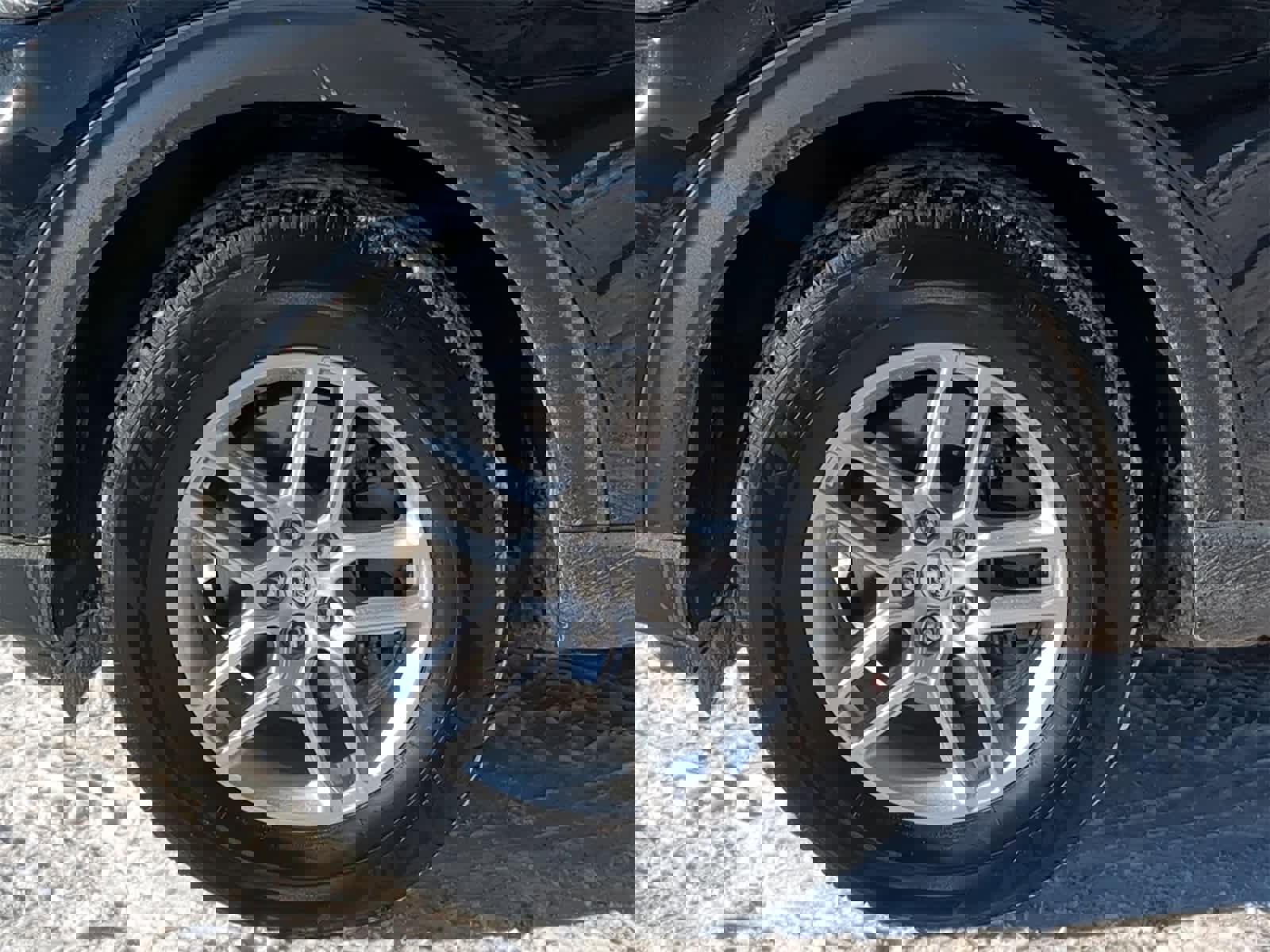 Used 2025 Ford Explorer Active image 21