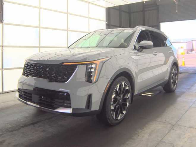 Used 2025 Kia Sorento EX w/ Panoramic Sunroof Package