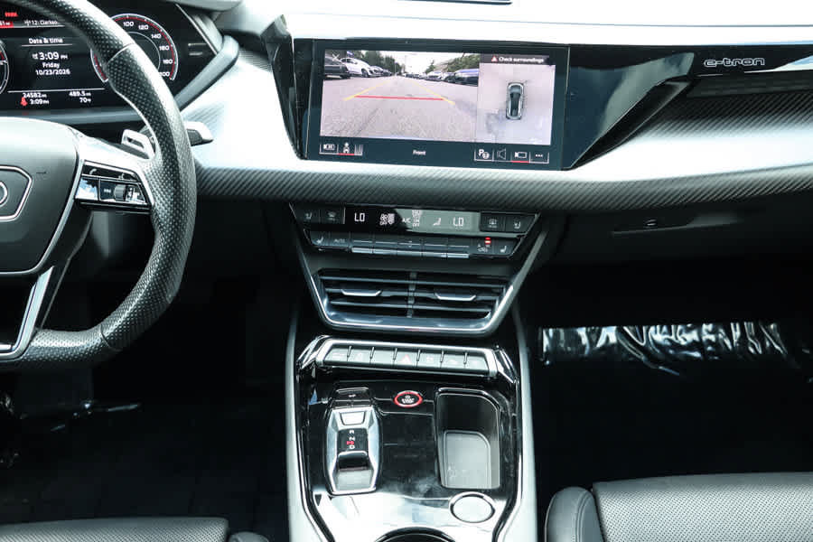 Used 2023 Audi e-tron GT Prestige AWD/4WD image 14
