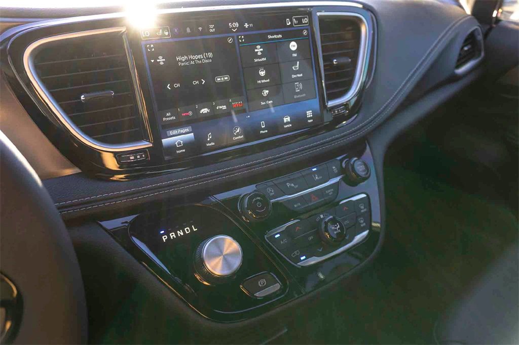 New 2026 Chrysler Pacifica Select w/ S Appearance Package image 14