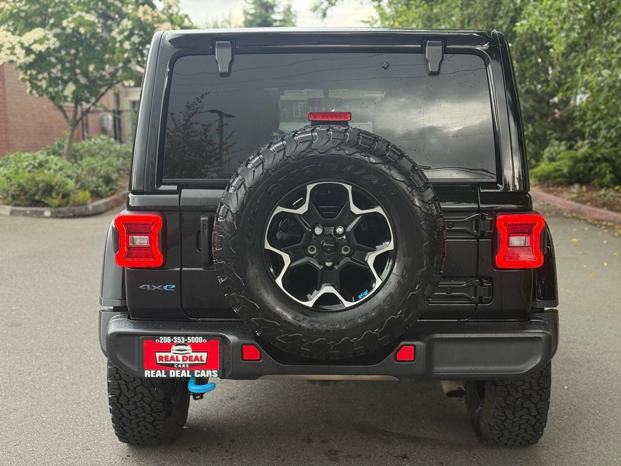 Used 2022 Jeep Wrangler Unlimited Rubicon 4xe w/ Cold Weather Group image 7
