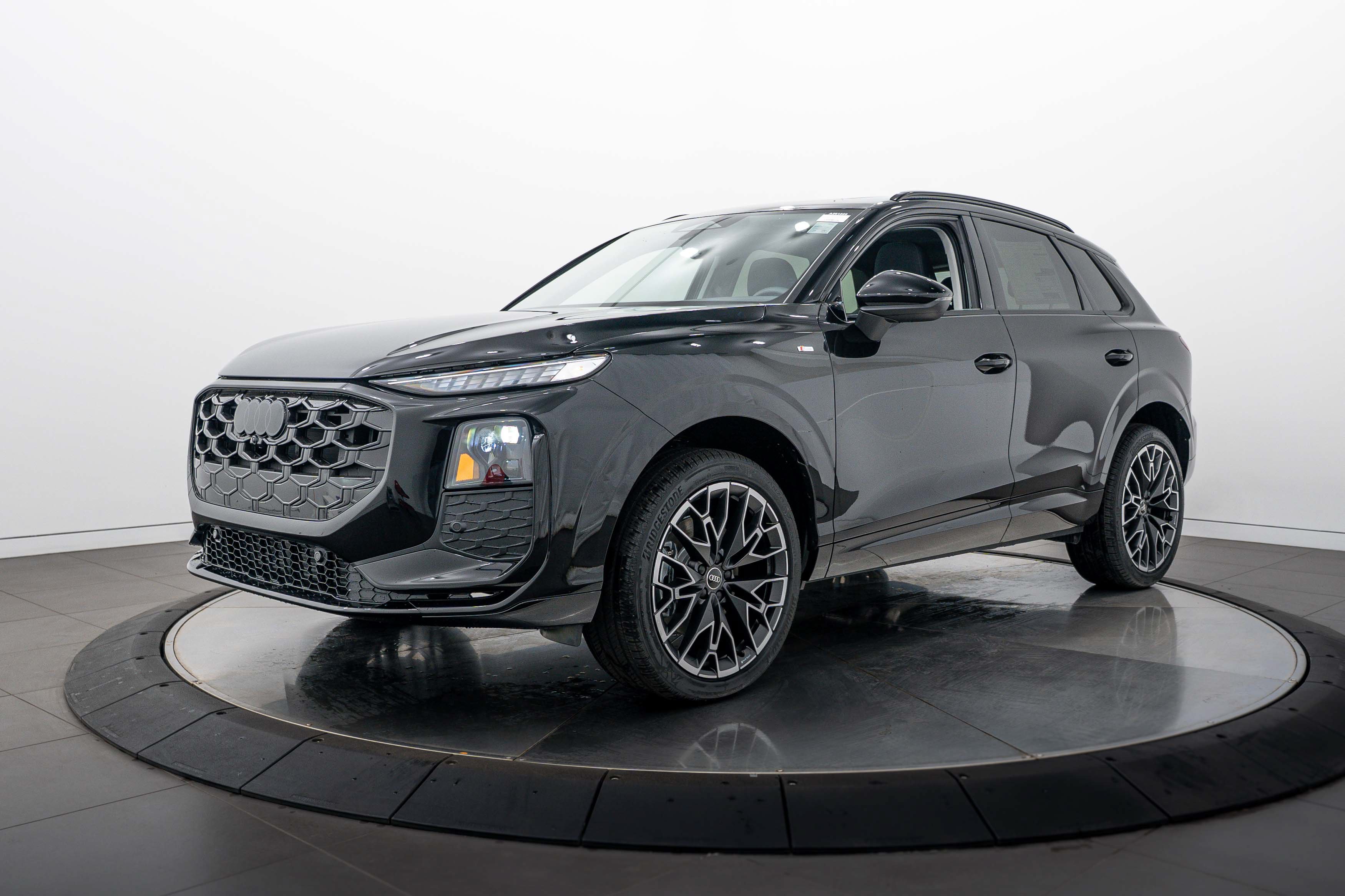 New 2026 Audi Q3 quattro 2.0T AWD/4WD image 7