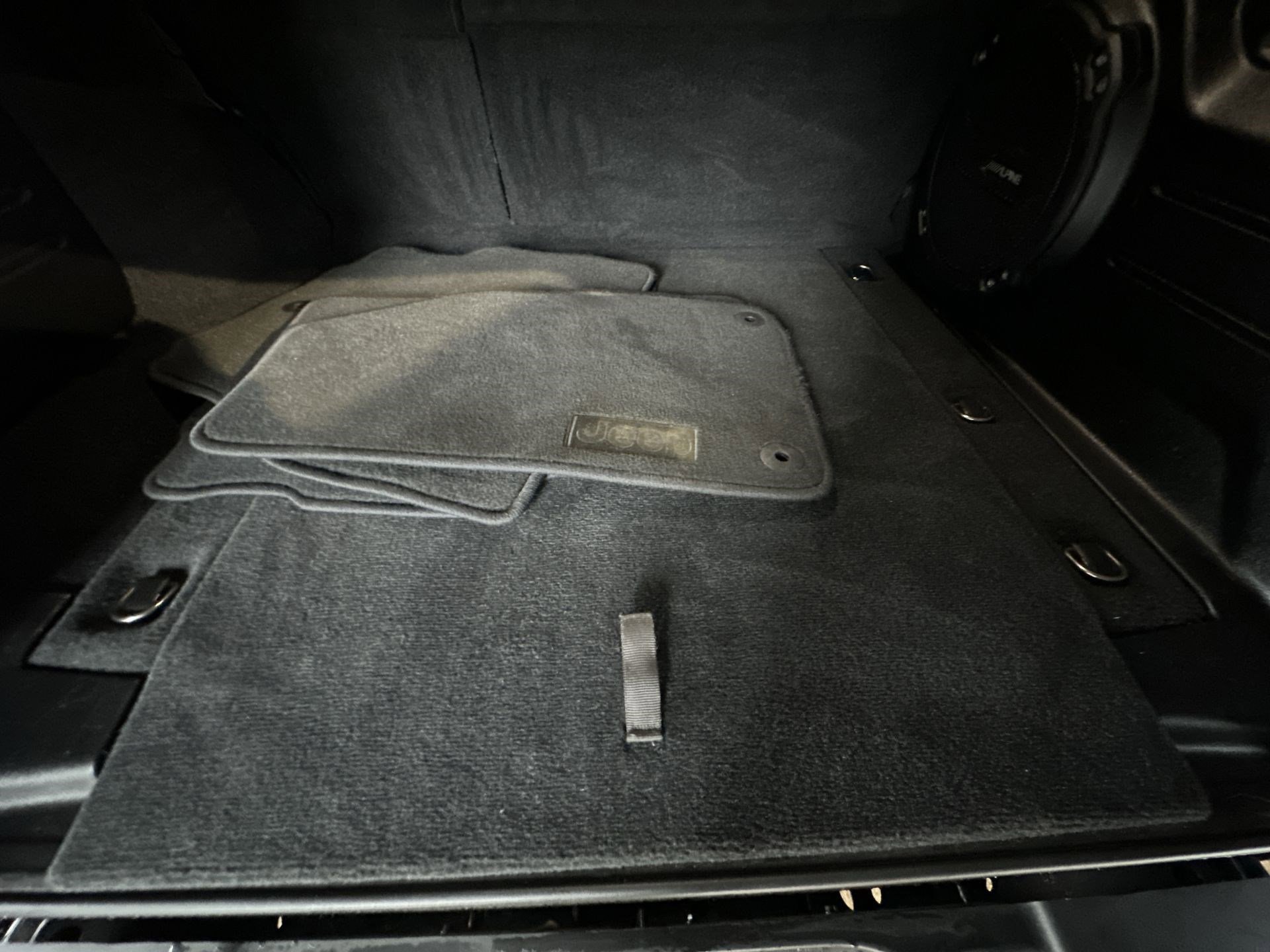 Used 2019 Jeep Wrangler Unlimited Sahara w/ Uconnect 4C Nav & Sound Group image 21