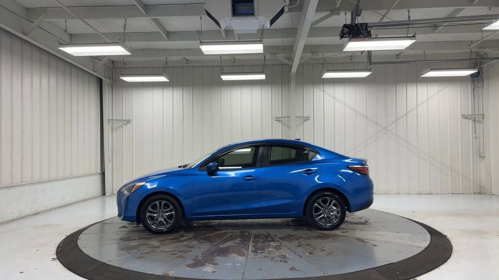 Used 2019 Toyota Yaris XLE image 5