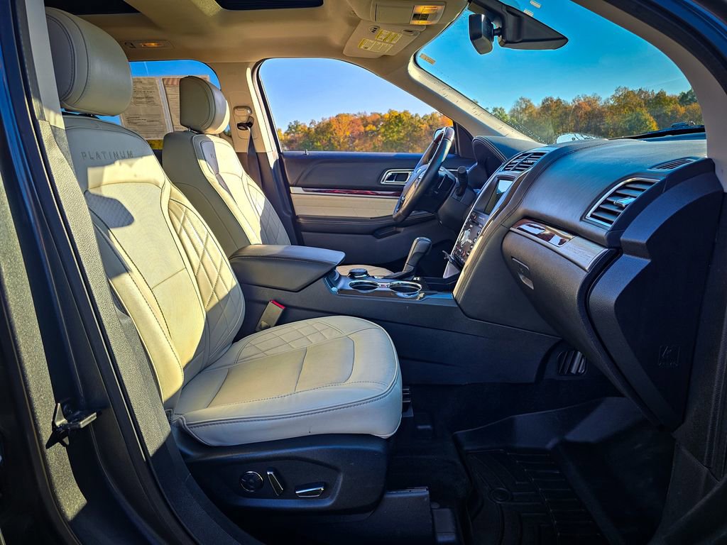 Used 2017 Ford Explorer Platinum image 50