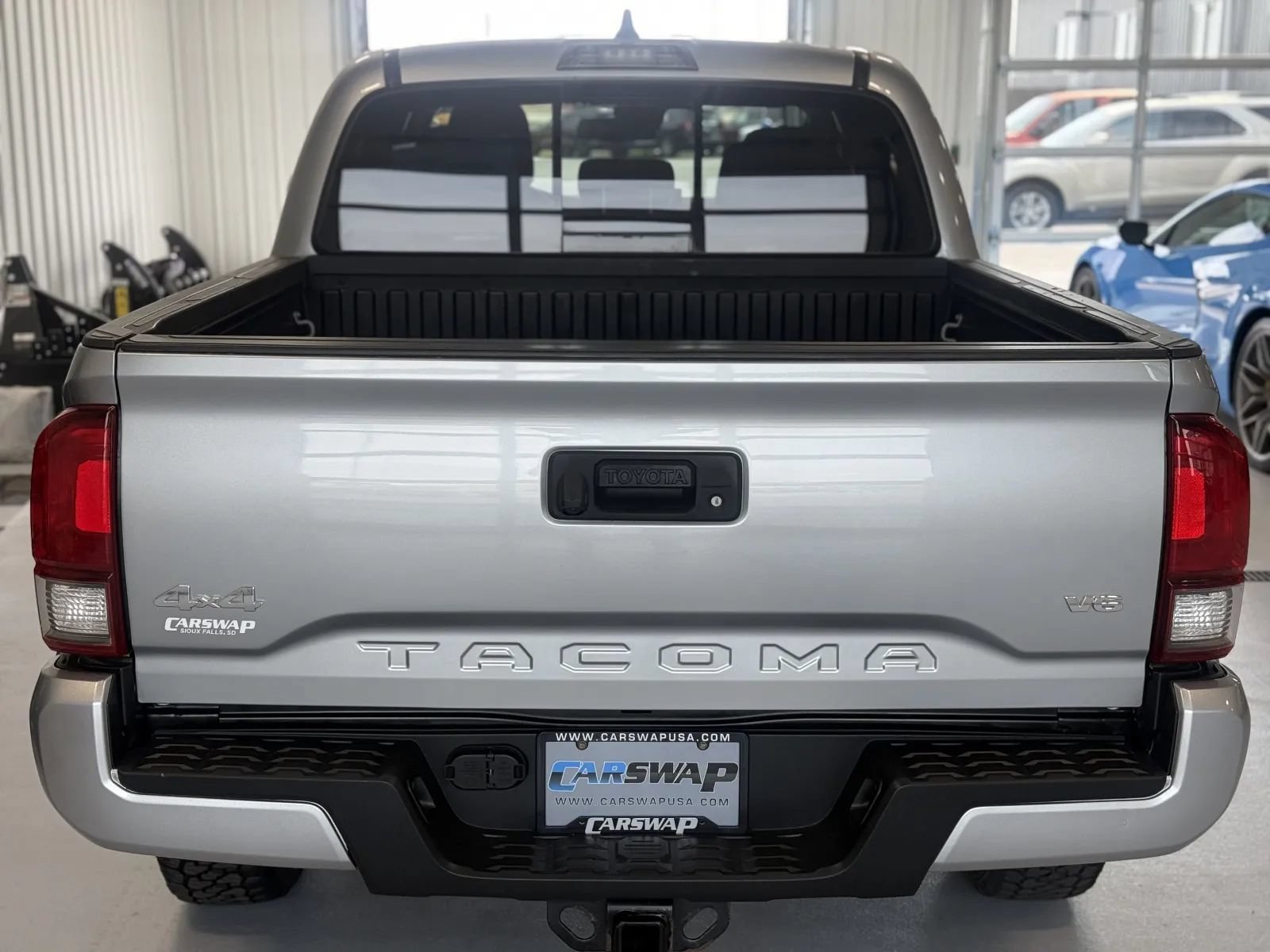 Used 2023 Toyota Tacoma SR5 w/ Technology Package AWD/4WD image 4