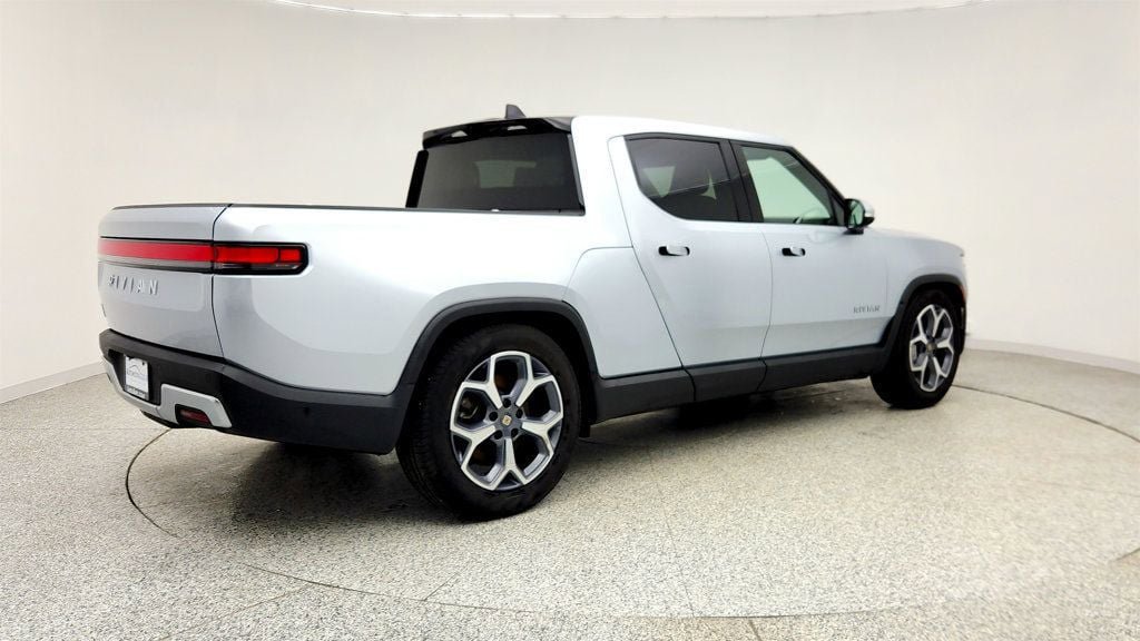 Used 2023 Rivian R1T Adventure image 5