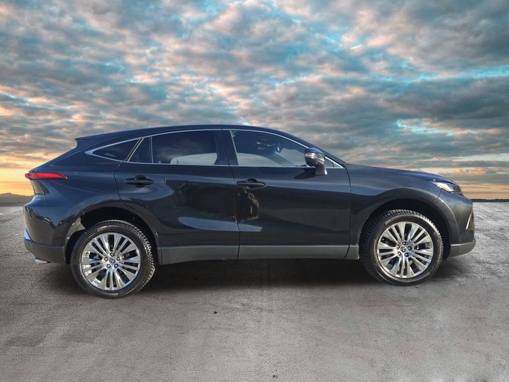 Used 2023 Toyota Venza Limited image 9