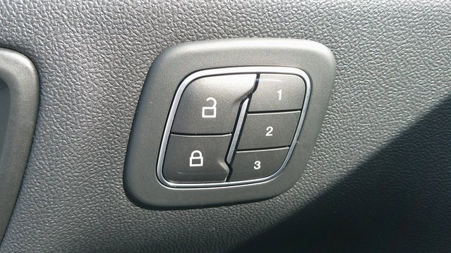 Used 2020 Ford Escape Titanium image 12