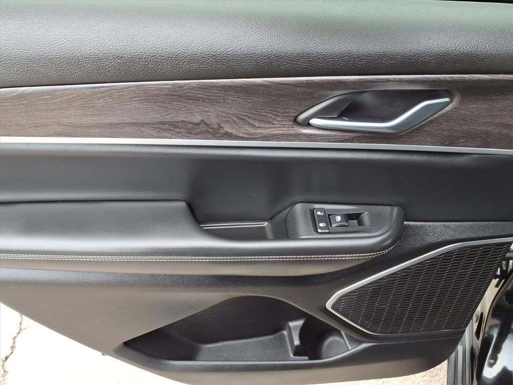 Used 2022 Jeep Grand Cherokee L Limited w/ Trailer Tow Group (B) image 32