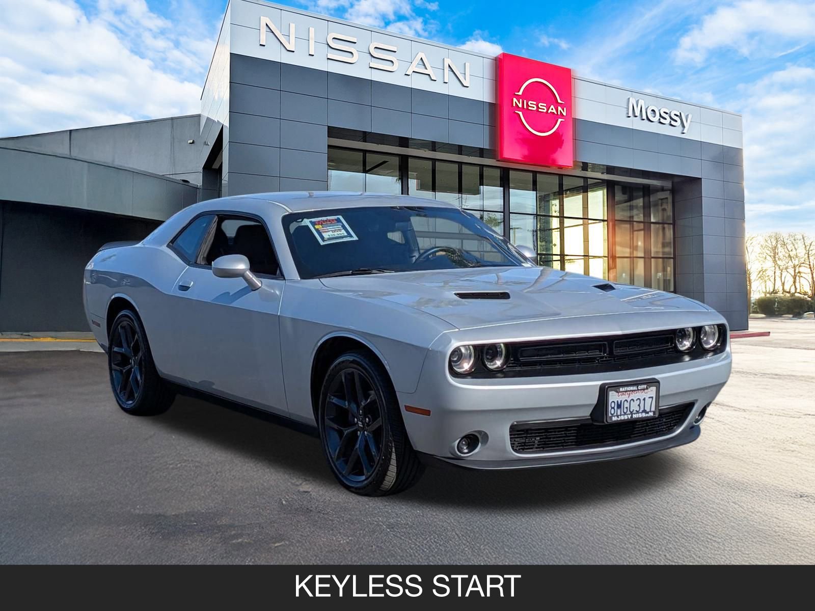 Used 2019 Dodge Challenger SXT w/ Blacktop Package image 2