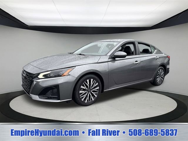 Used 2023 Nissan Altima 2.5 SV