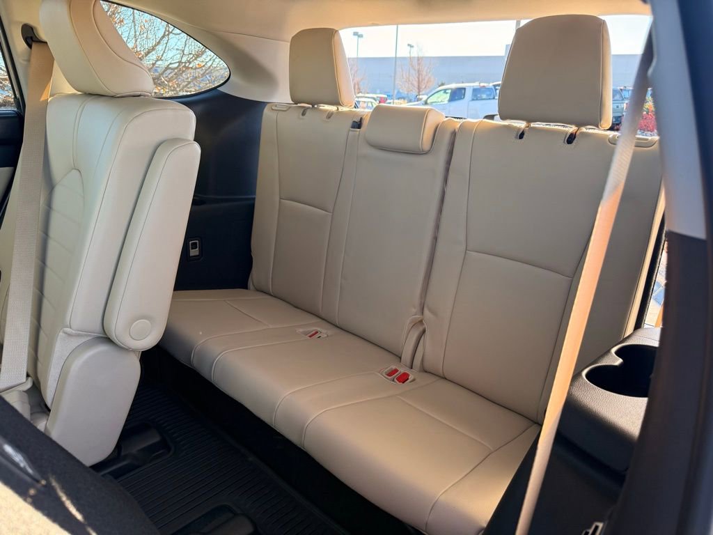 Used 2025 Toyota Highlander XLE image 23