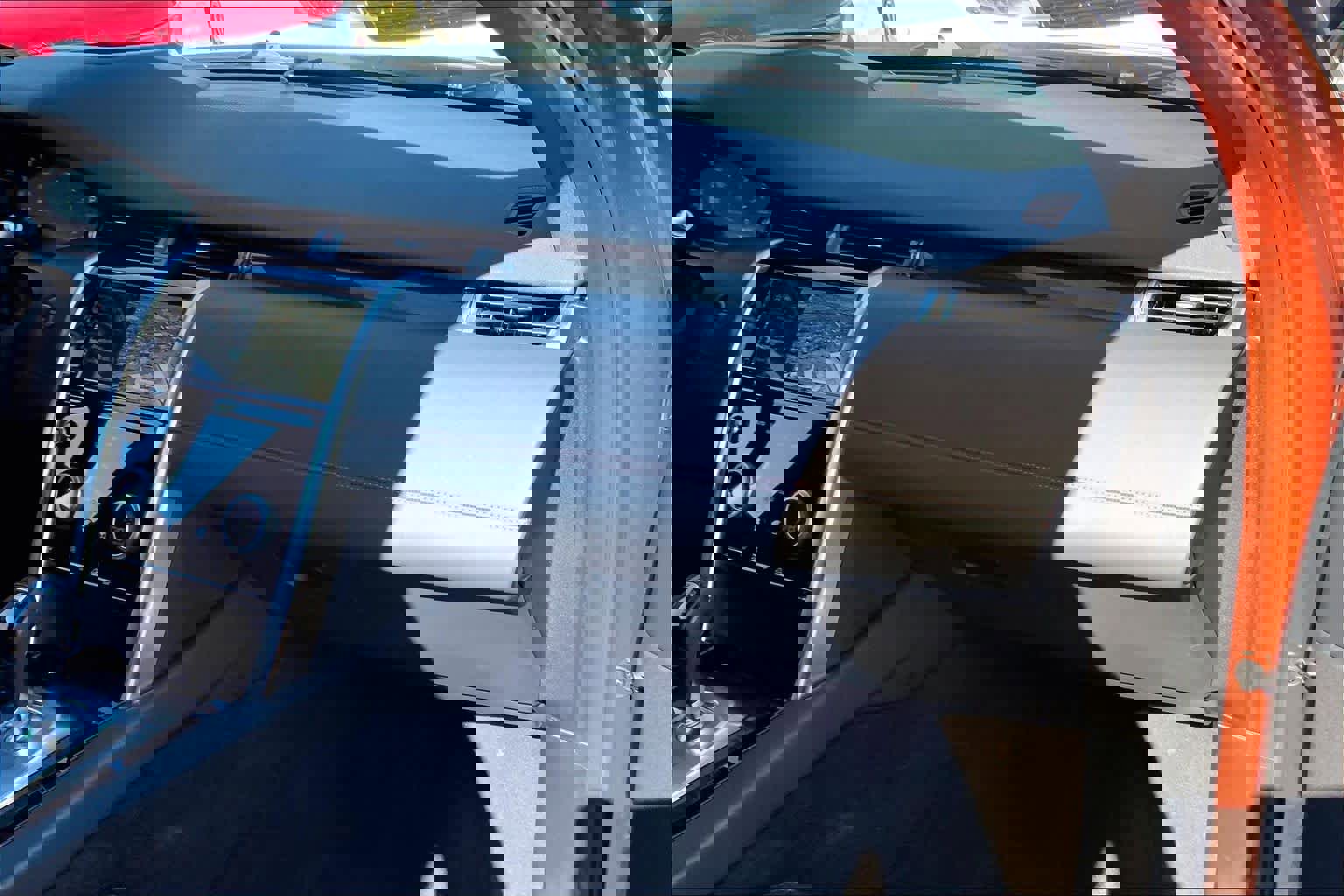 Used 2022 Land Rover Discovery Sport SE R-Dynamic image 18