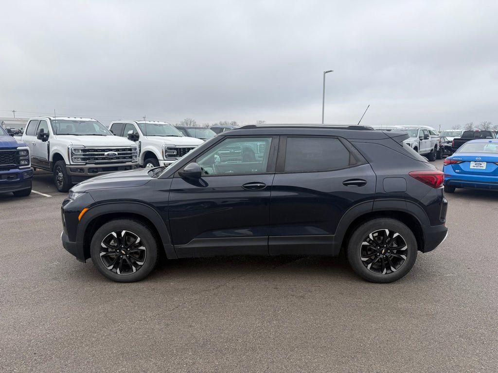 Used 2021 Chevrolet TrailBlazer LT w/ Sun and Liftgate Package image 19
