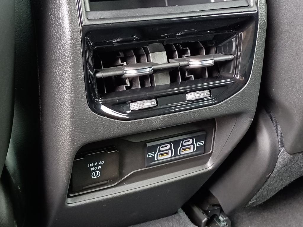Used 2024 Jeep Grand Cherokee Laredo X w/ Luxury Tech Group I AWD/4WD image 27