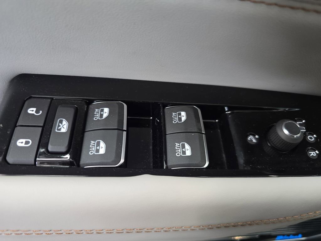 New 2026 Jeep Grand Wagoneer Summit AWD/4WD image 28