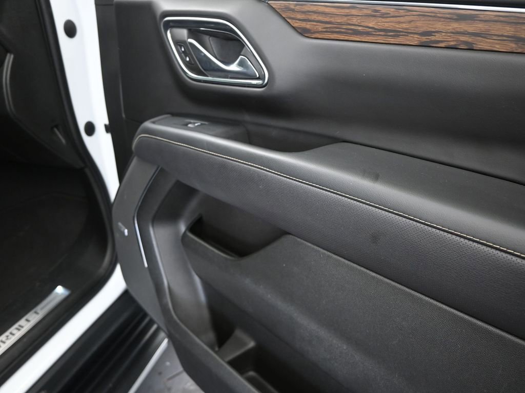 Used 2023 Chevrolet Tahoe Premier AWD/4WD image 23