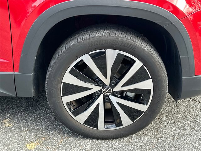 Certified 2022 Volkswagen Taos SE image 12