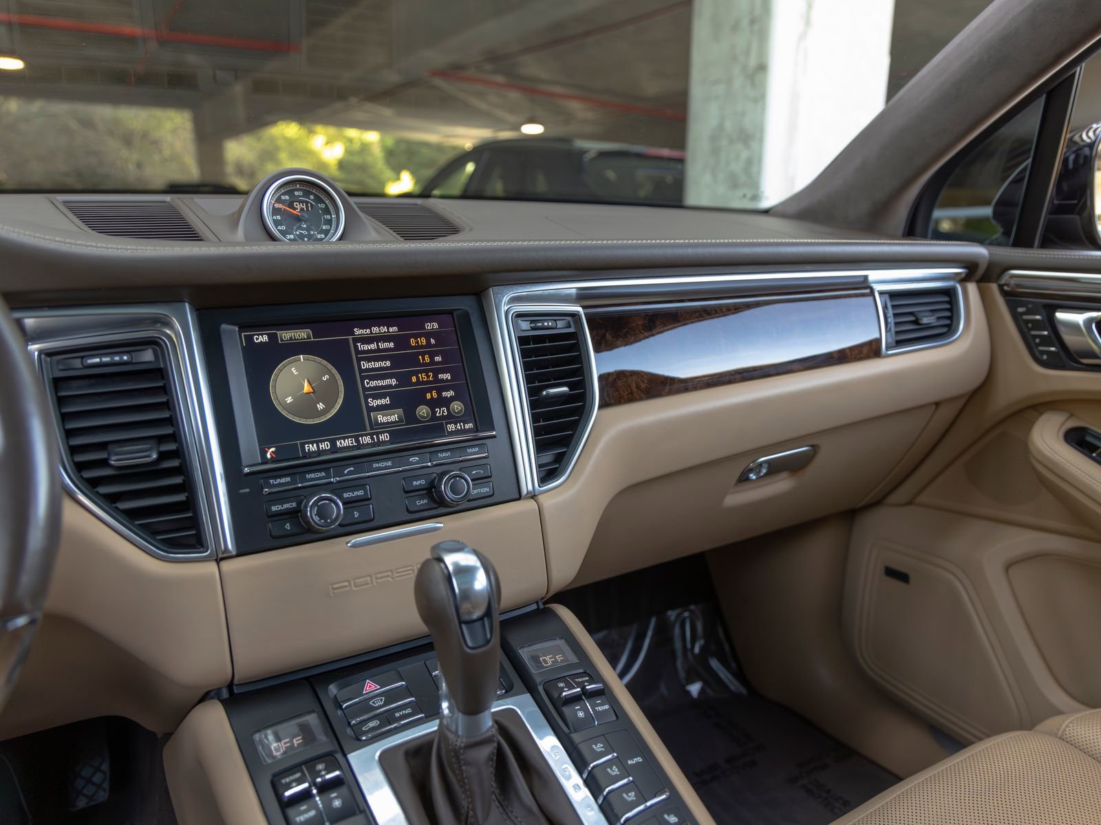 Used 2016 Porsche Macan Turbo image 37