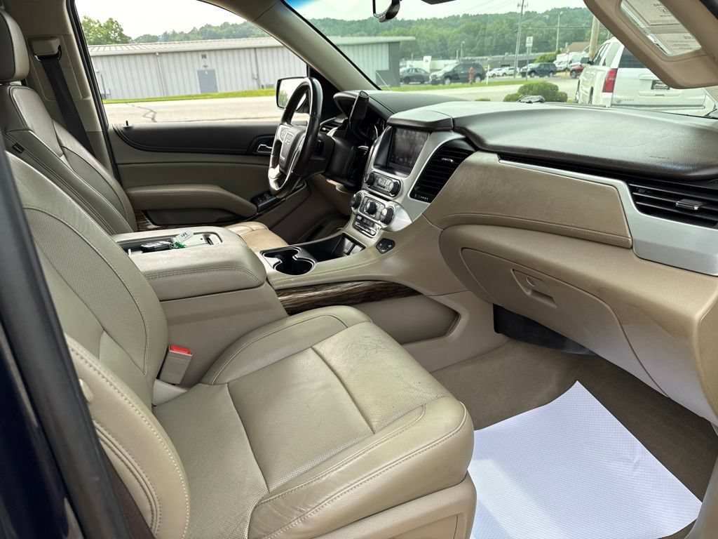 Used 2019 GMC Yukon SLT w/ HD Trailering Package AWD/4WD image 42