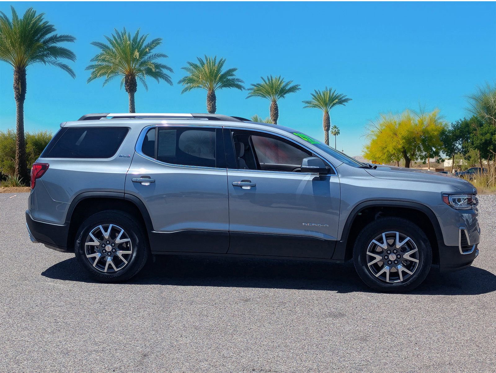 Used 2023 GMC Acadia SLE w/ Driver Convenience Package FWD image 6