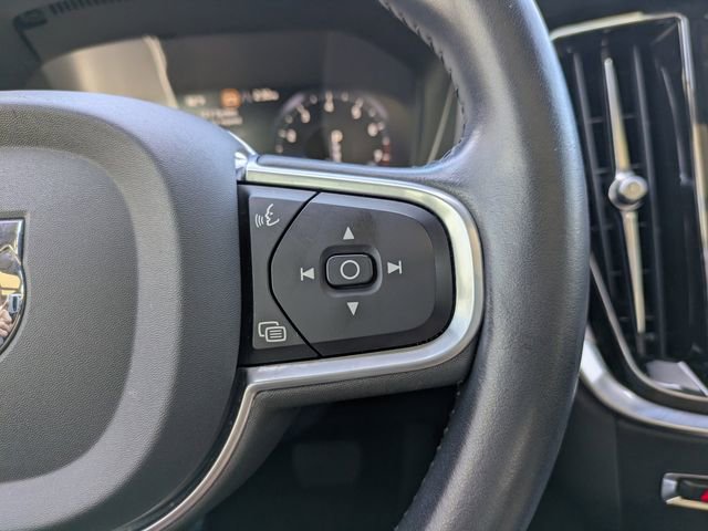 Used 2020 Volvo S60 T6 Momentum image 26