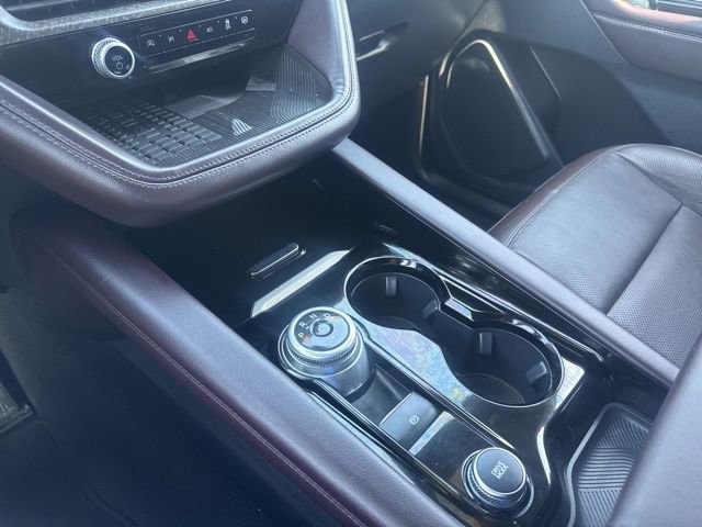 Used 2025 Ford Explorer Platinum w/ LUX Leather Package AWD/4WD image 19