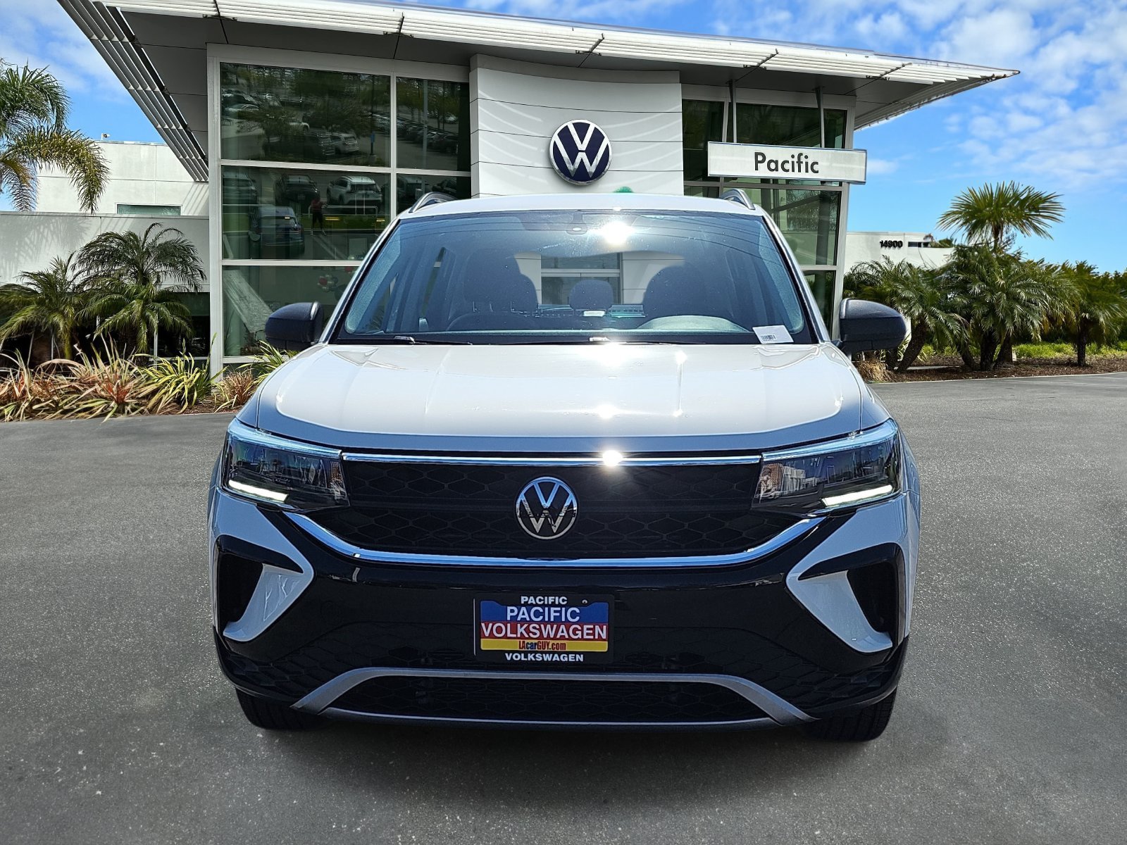 Used 2023 Volkswagen Taos S FWD image 2
