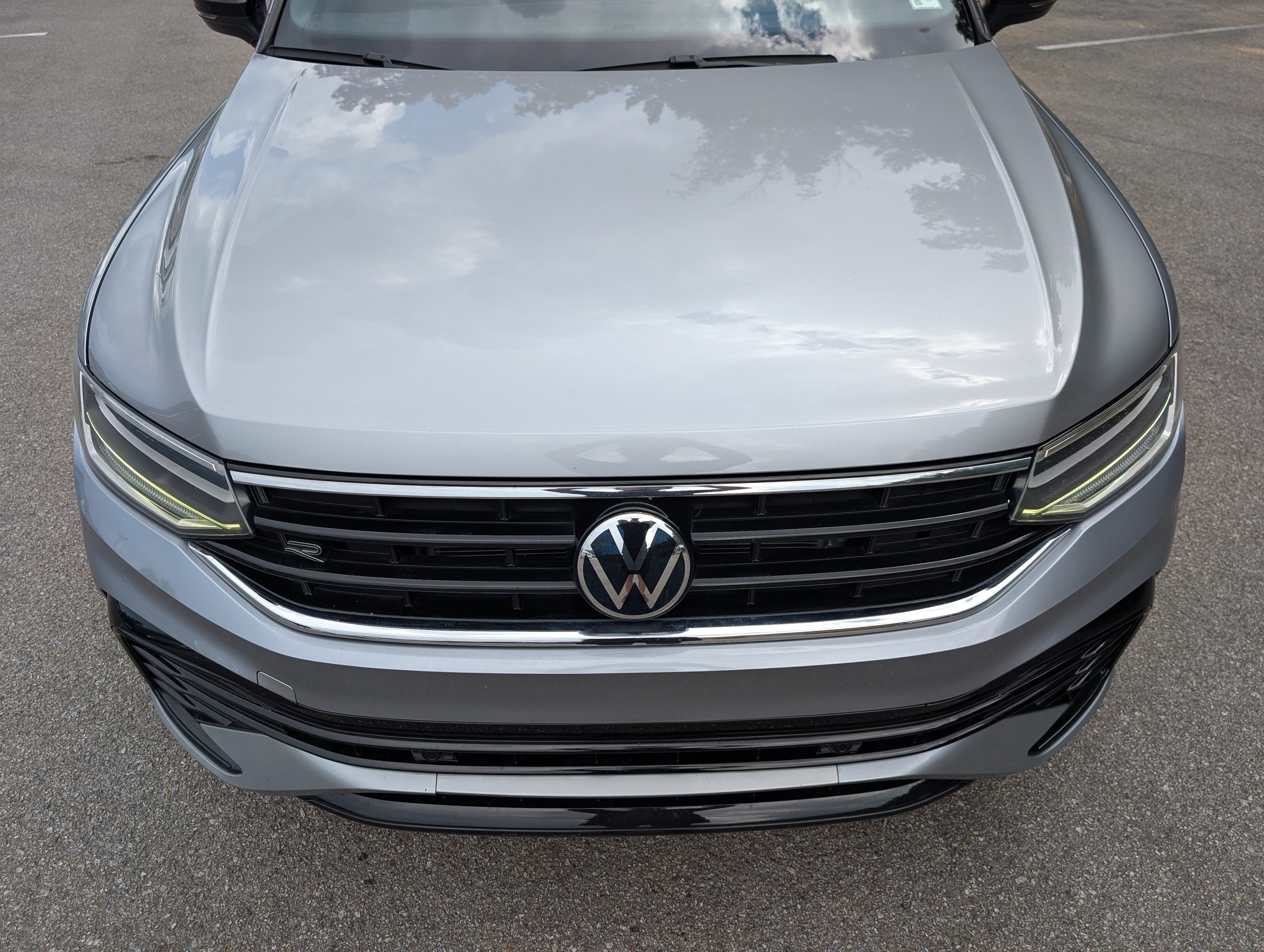 Used 2023 Volkswagen Tiguan SE R-Line FWD image 13