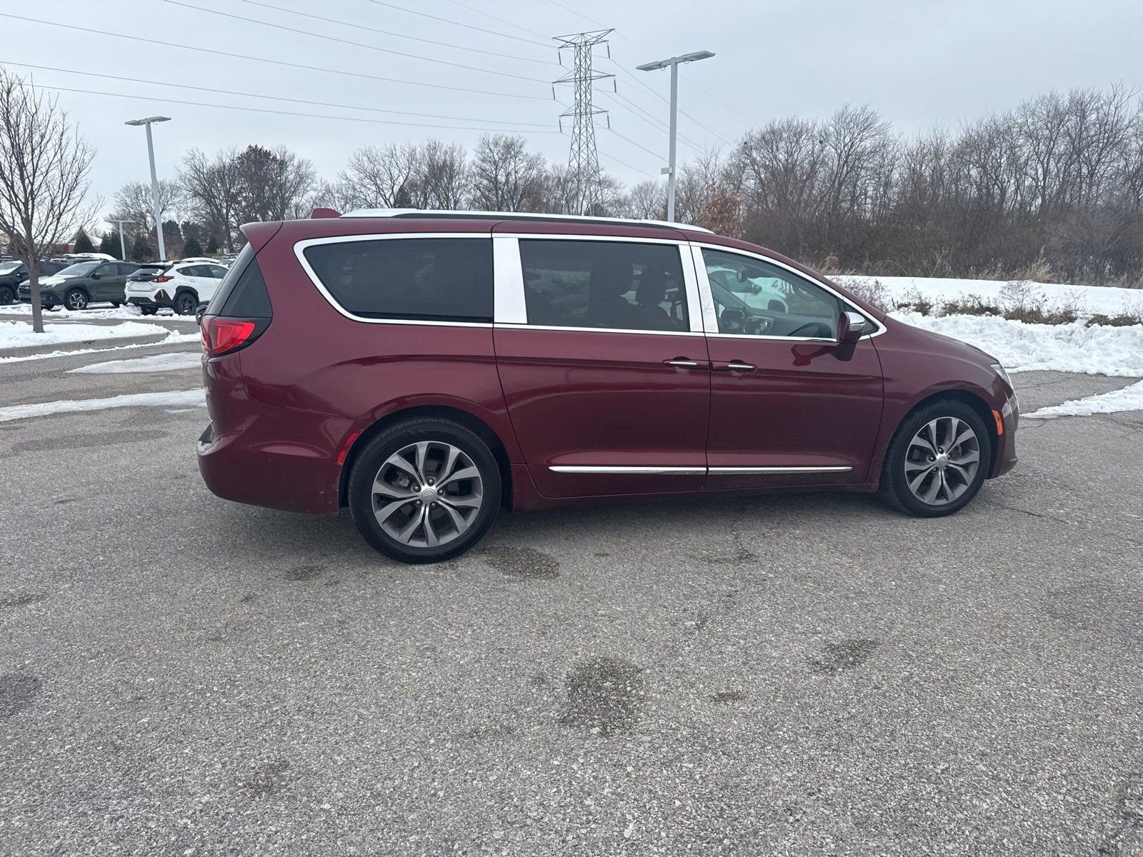 Used 2017 Chrysler Pacifica Limited image 11