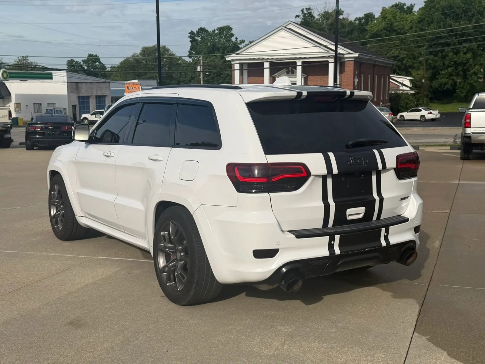 Used 2015 Jeep Grand Cherokee SRT AWD/4WD image 3