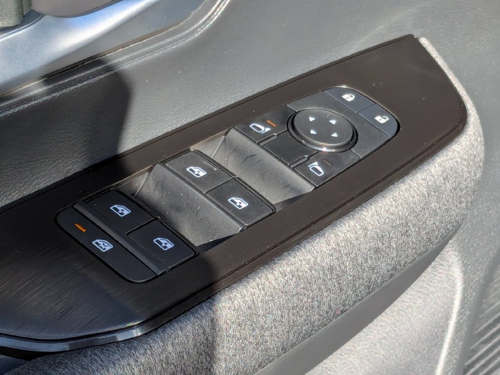 New 2026 Nissan Kicks SV w/ Cold Weather Package FWD image 12