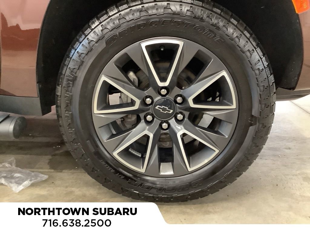Used 2022 Chevrolet Tahoe Z71 w/ Luxury Package AWD/4WD image 20