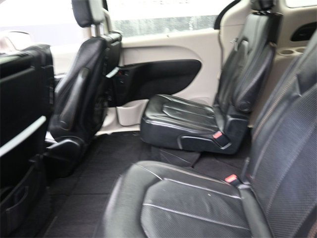 Used 2018 Chrysler Pacifica Touring-L Plus w/ Tire & Wheel Group image 23