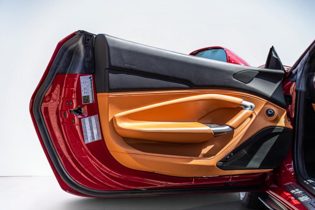 Certified 2022 Ferrari F8 Tributo RWD image 34