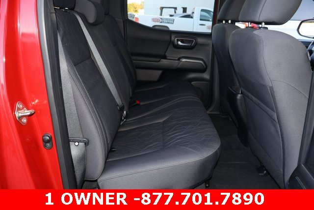 Used 2016 Toyota Tacoma TRD Sport image 18