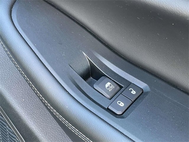 Used 2024 Jeep Grand Cherokee L Altitude image 23