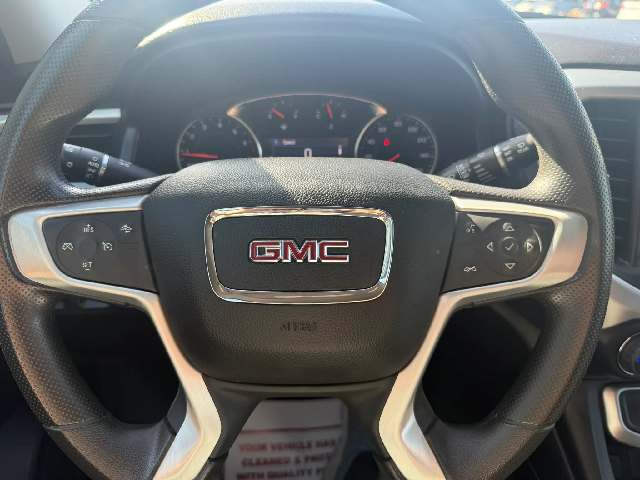 Used 2023 GMC Acadia SLE FWD image 8