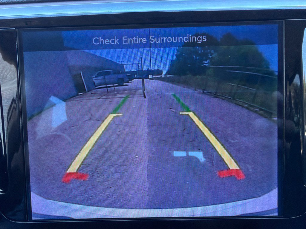 Used 2017 Chrysler Pacifica Touring-L FWD image 35