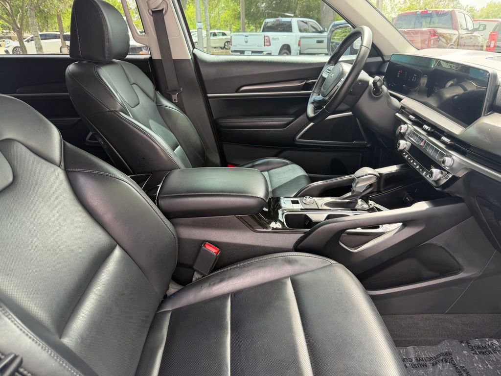 Used 2024 Kia Telluride LX FWD image 10