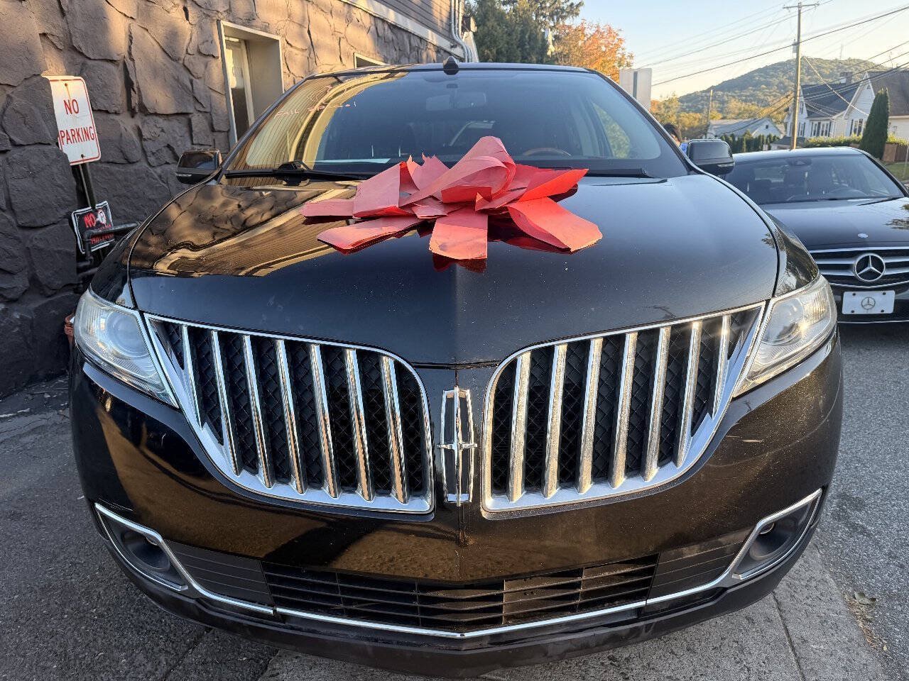 Used 2015 Lincoln MKX FWD w/ Equipment Group 102A image 3