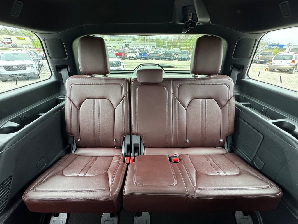 Used 2024 Ford Expedition Limited image 32