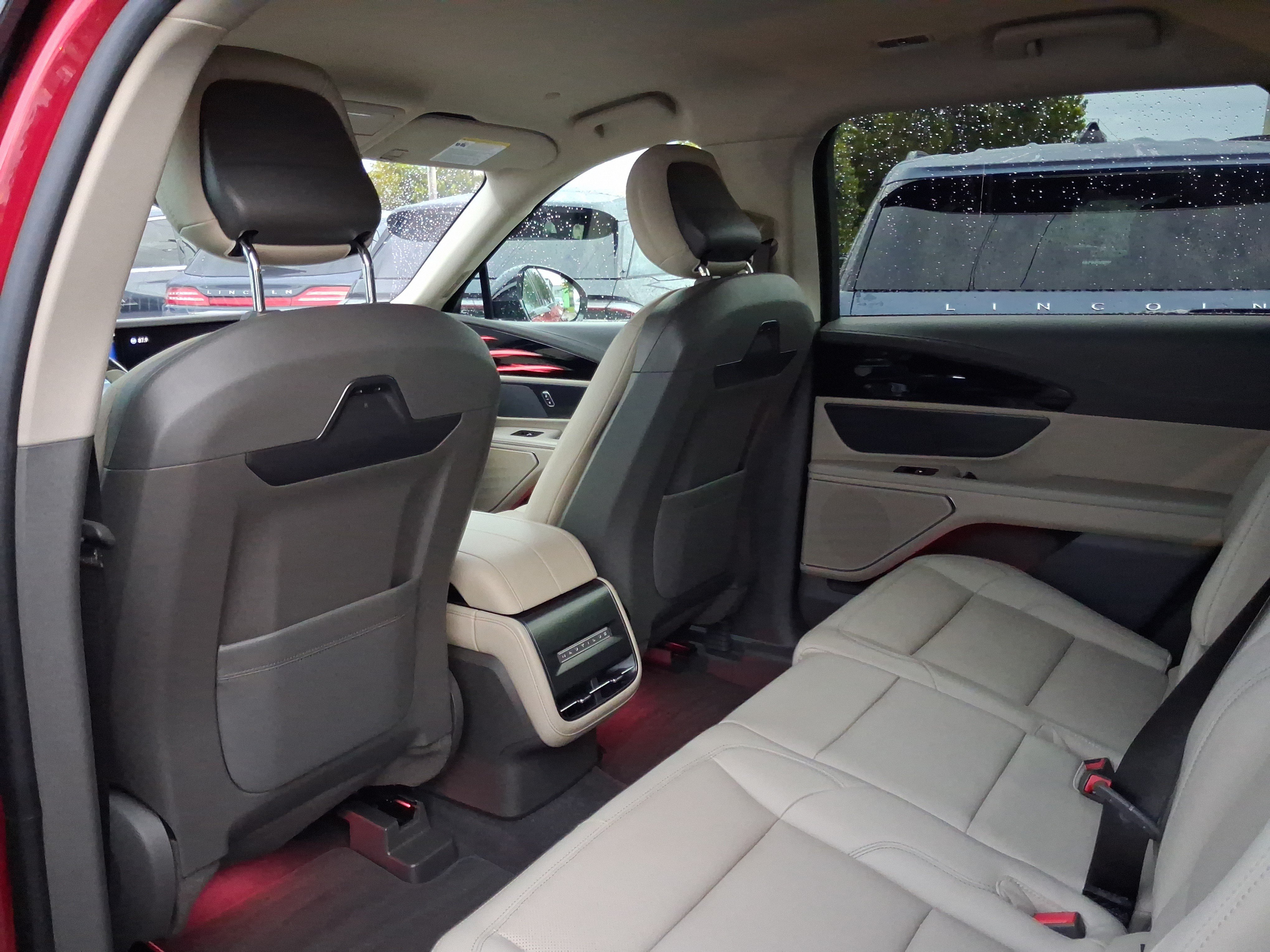 Certified 2025 Lincoln Nautilus Premier AWD/4WD image 5