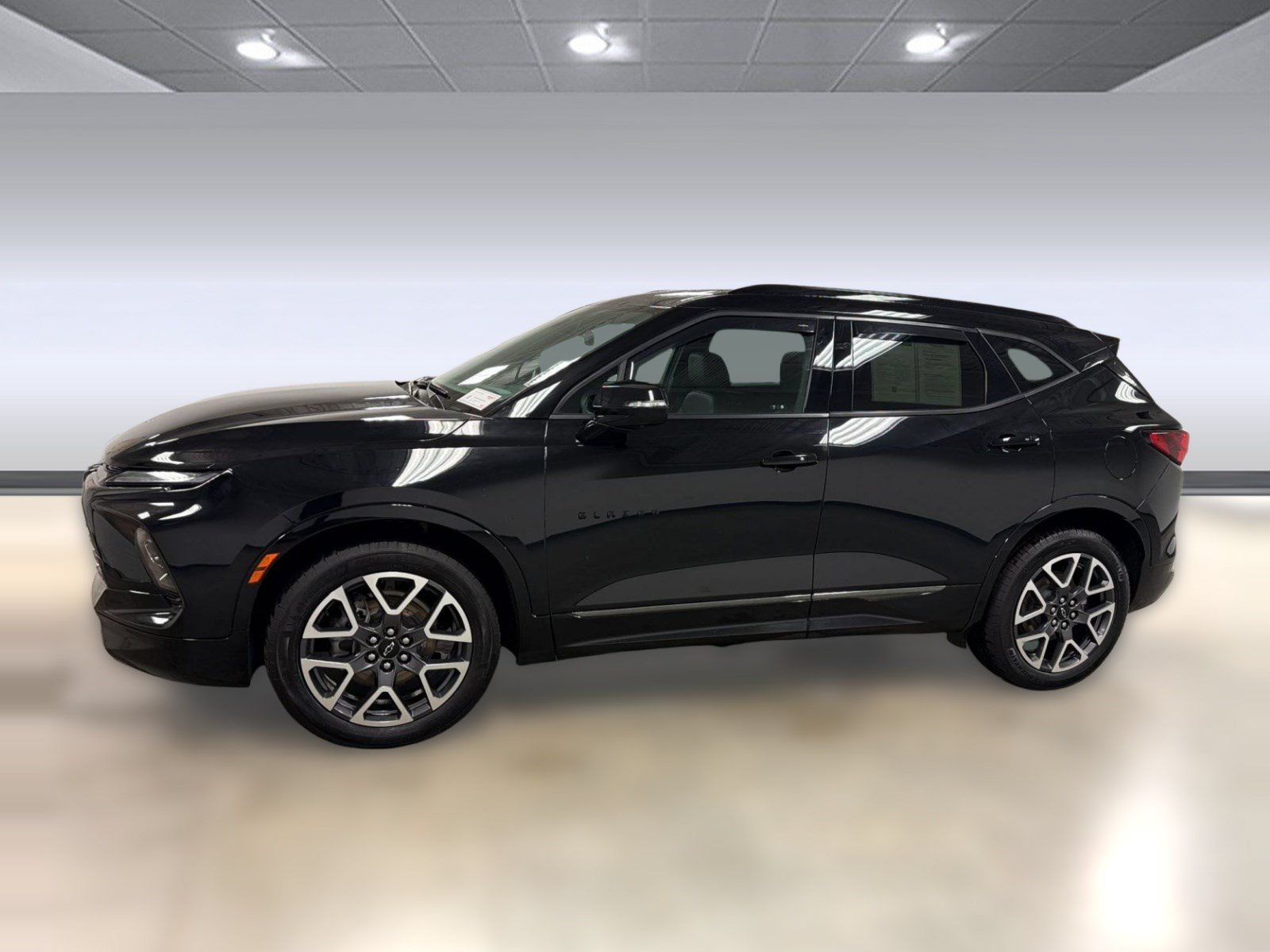 Used 2024 Chevrolet Blazer RS w/ Driver Confidence II Package AWD/4WD image 2