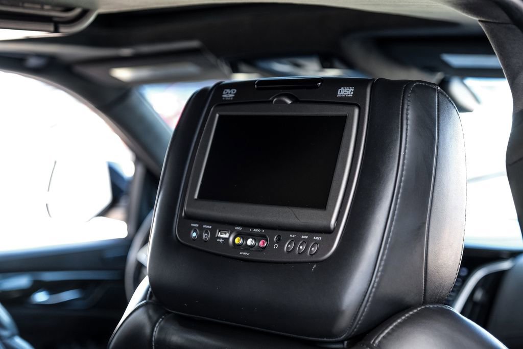 Used 2019 Cadillac Escalade ESV Platinum image 39