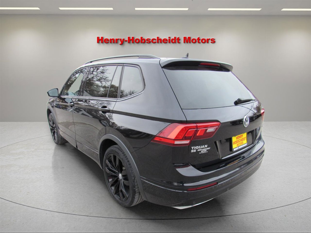 Used 2021 Volkswagen Tiguan SE R-Line image 6