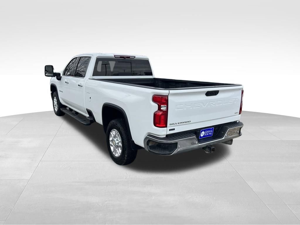 Used 2024 Chevrolet Silverado 3500 LTZ w/ LTZ Convenience Package image 4