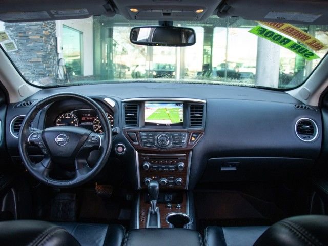Used 2018 Nissan Pathfinder Platinum w/ Cargo Package image 14