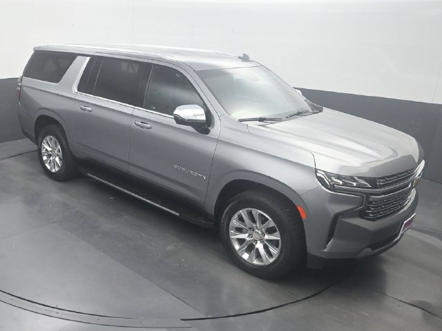 Used 2023 Chevrolet Suburban Premier AWD/4WD image 19
